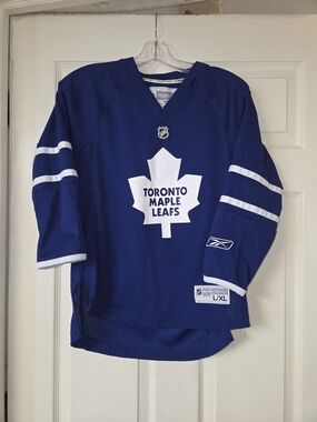 Toronto Maple Leafs Reebok CCM youth L/xl Practice Jersey